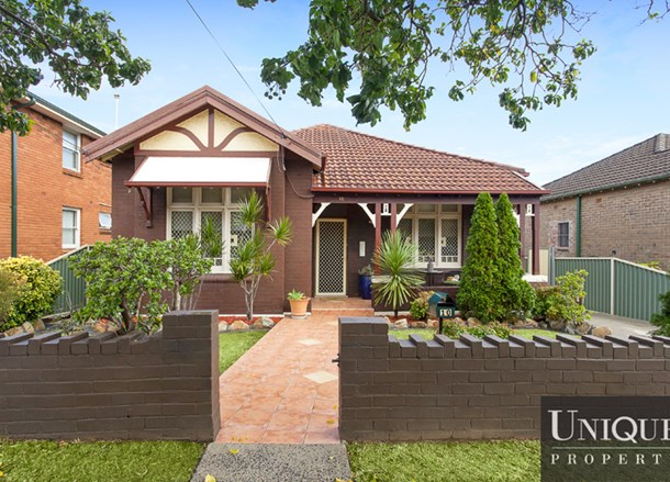 10 Queensborough Road, Croydon Park NSW 2133