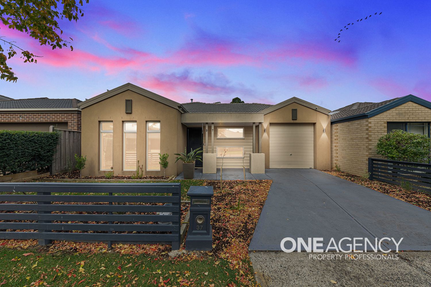 3 bedrooms House in 37 Tyrone Avenue PAKENHAM VIC, 3810