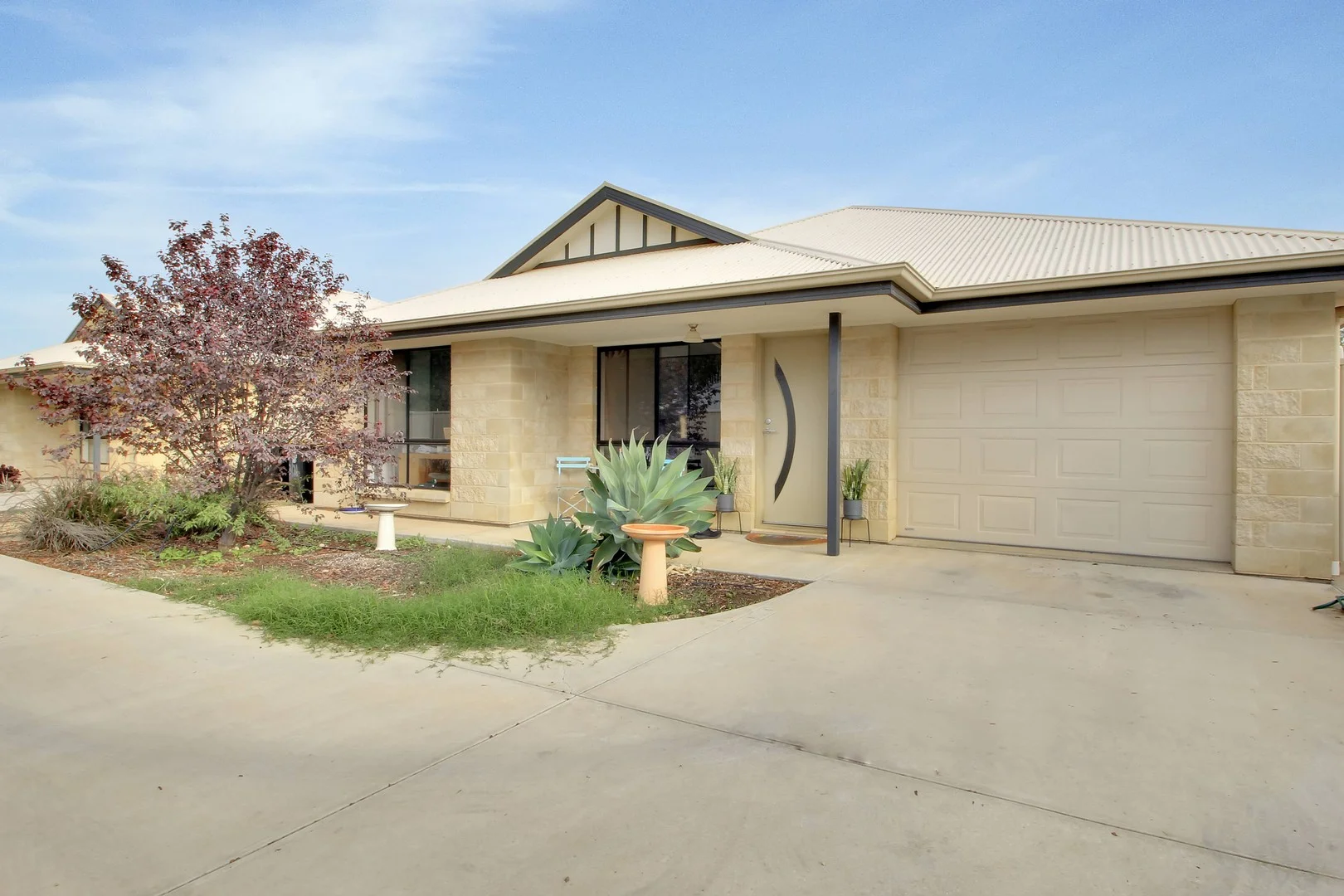 Primary image of 2/21 Hale Street, Renmark SA 5341