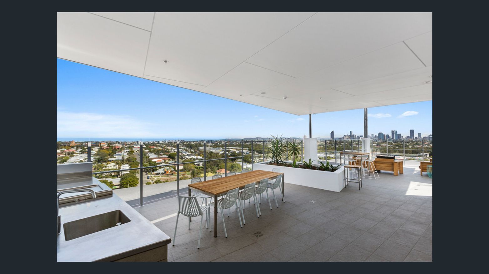 2 bedrooms Apartment / Unit / Flat in 2026/123 Cavendish Road COORPAROO QLD, 4151