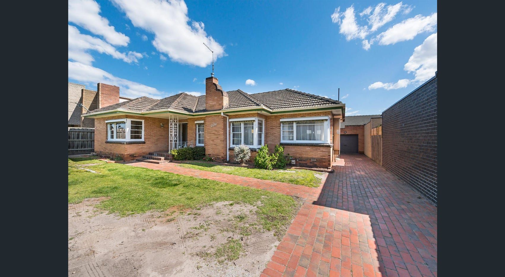 3 bedrooms House in 229 East Boundary Road BENTLEIGH EAST VIC, 3165