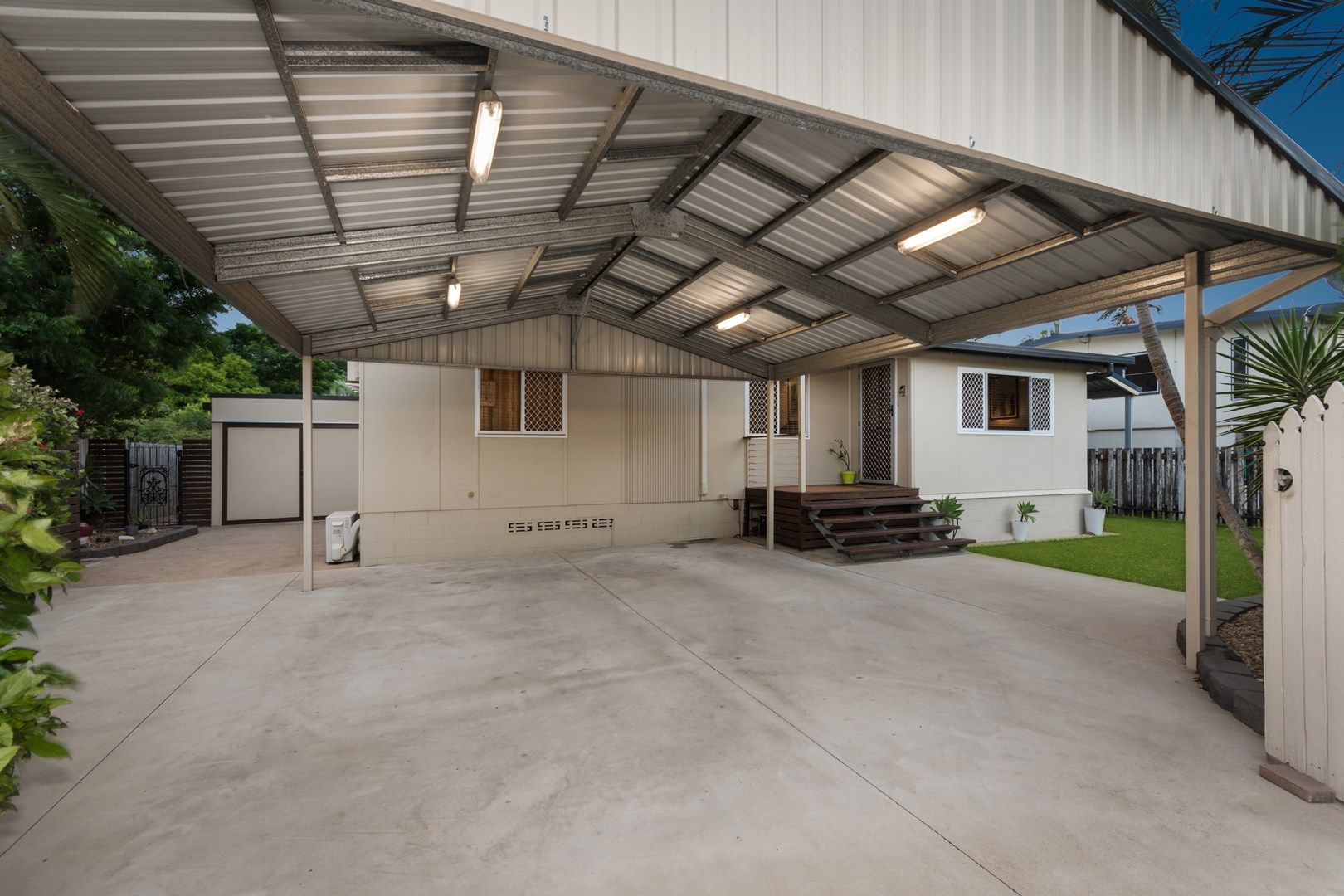 1489 Riverway Drive, Kelso QLD 4815, Image 2