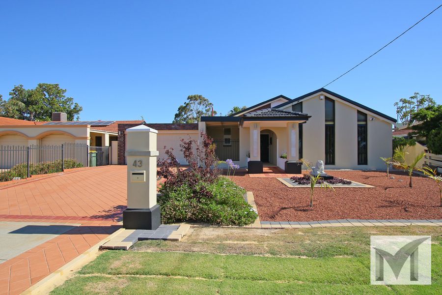4 bedrooms House in 43 The Quarterdeck WILLETTON WA, 6155