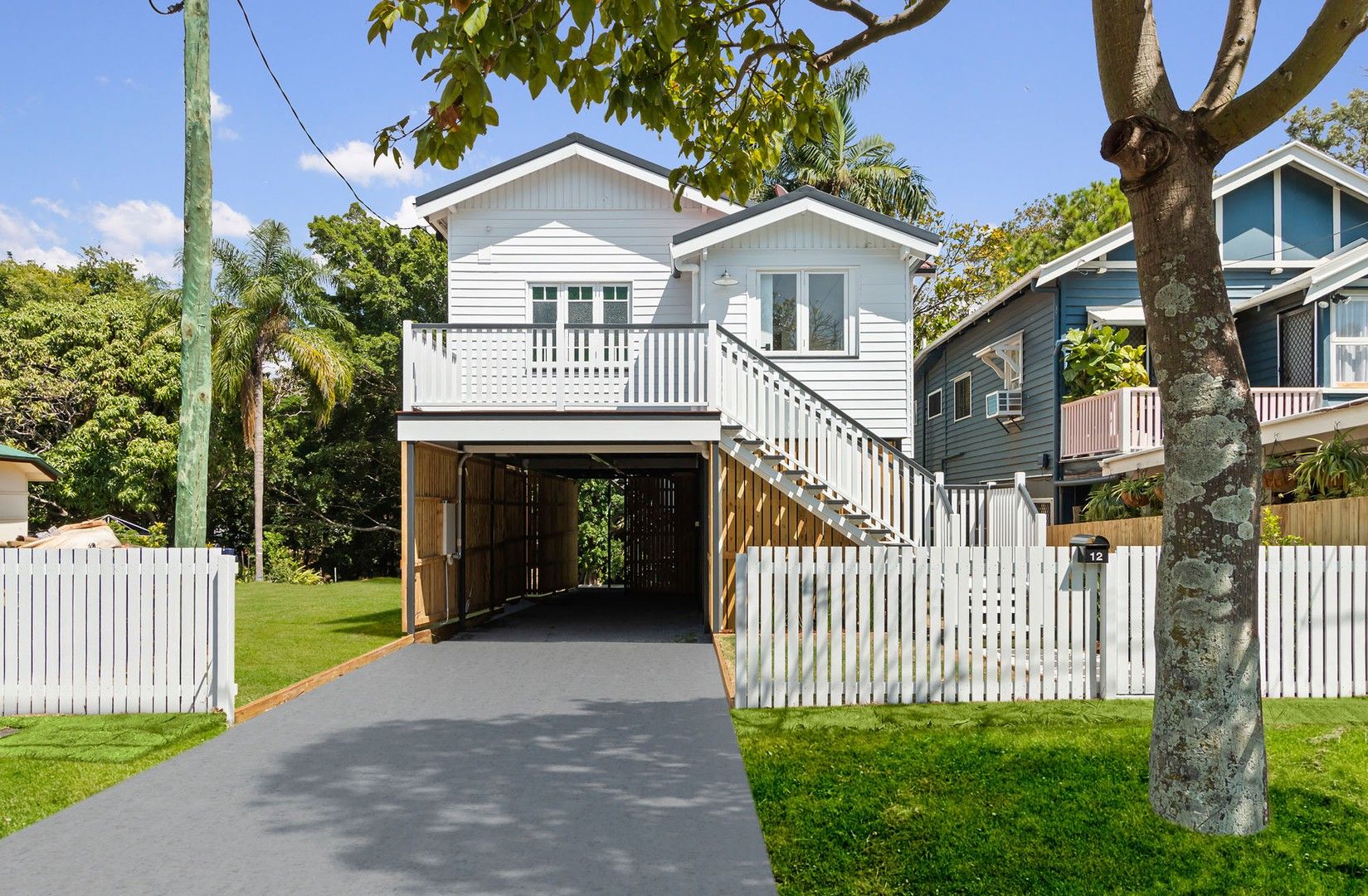 2 bedrooms House in 12 Byrneside Terrace WYNNUM QLD, 4178