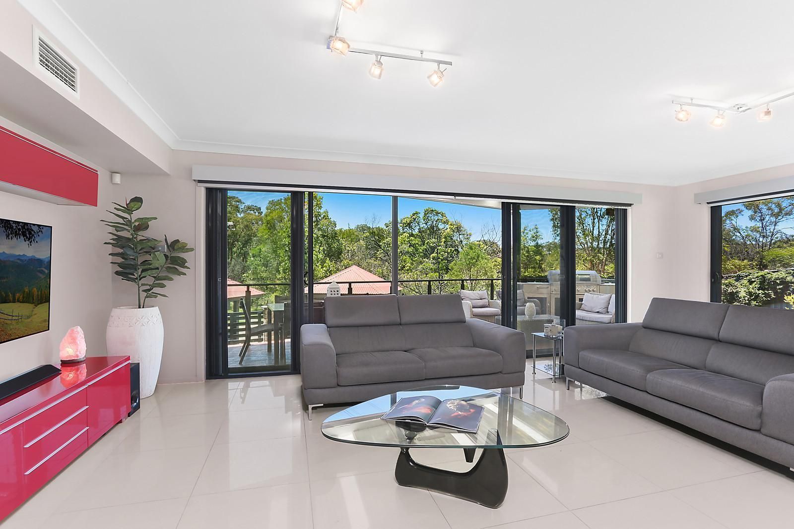 34 Carnarvon Drive, Frenchs Forest NSW 2086, Image 2