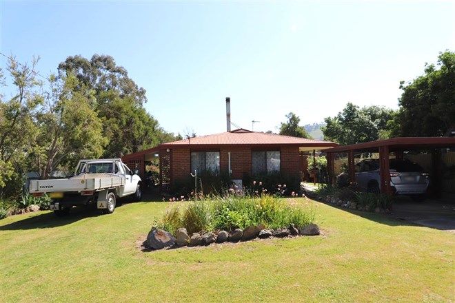 Picture of 62 Lockhart Street, ADELONG NSW 2729