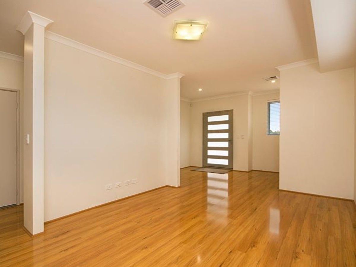 9 Rasano Promenade, Coogee WA 6166, Image 2