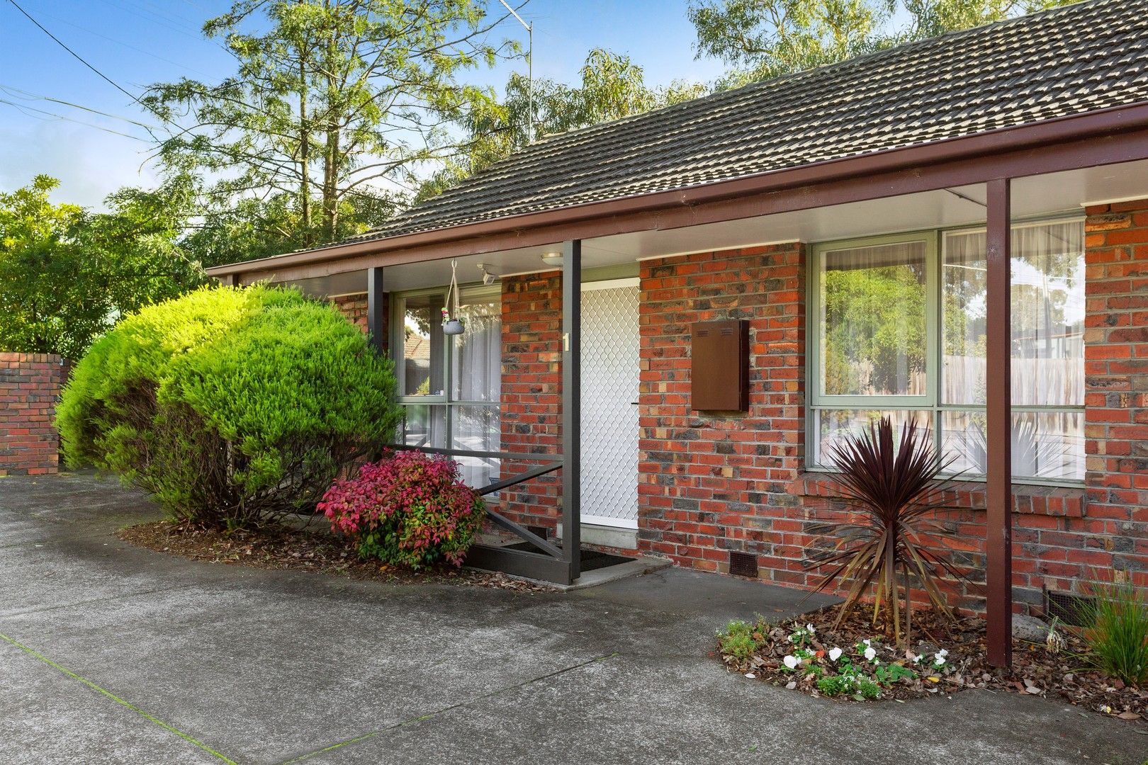 2 bedrooms Apartment / Unit / Flat in 1/94 Mountain View Road MONTMORENCY VIC, 3094