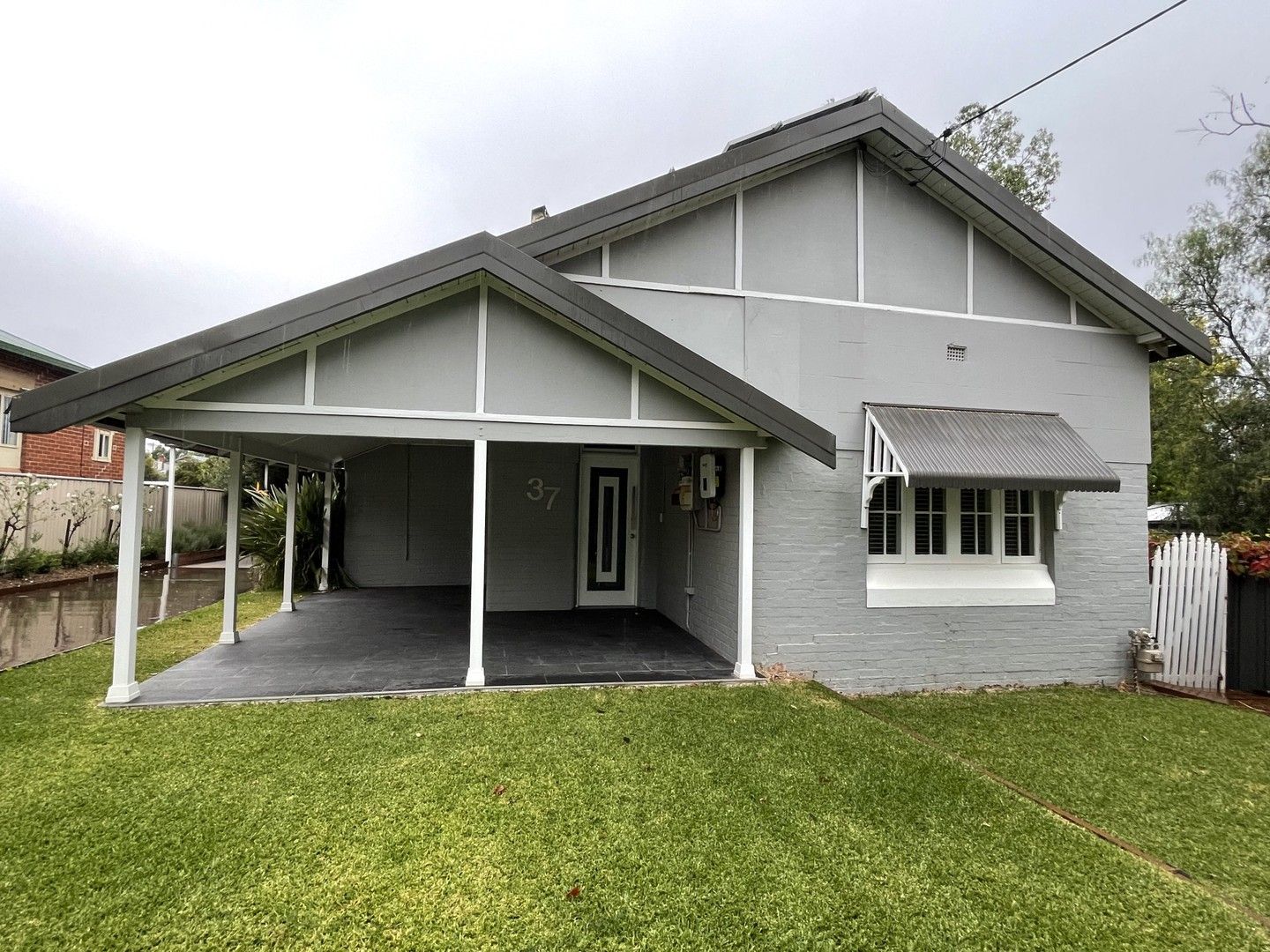3 bedrooms House in 37 East Street PARKES NSW, 2870