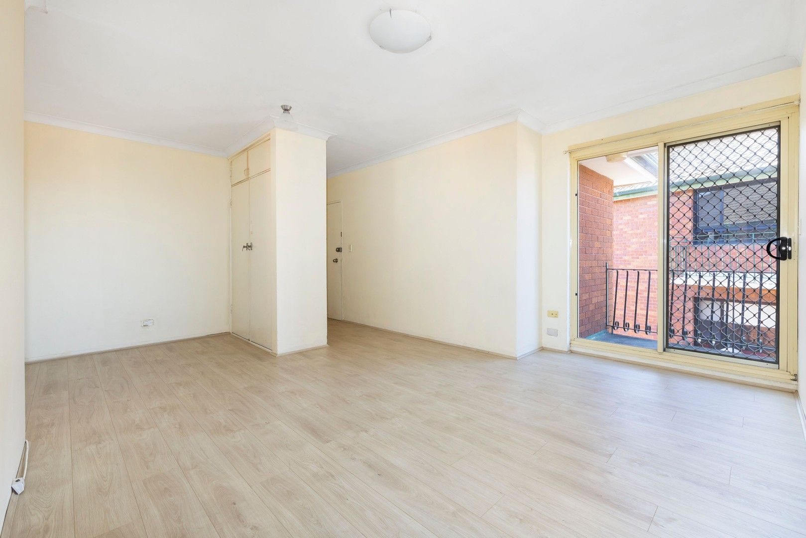 2 bedrooms Apartment / Unit / Flat in 5/15 Templeman Crescent HILLSDALE NSW, 2036