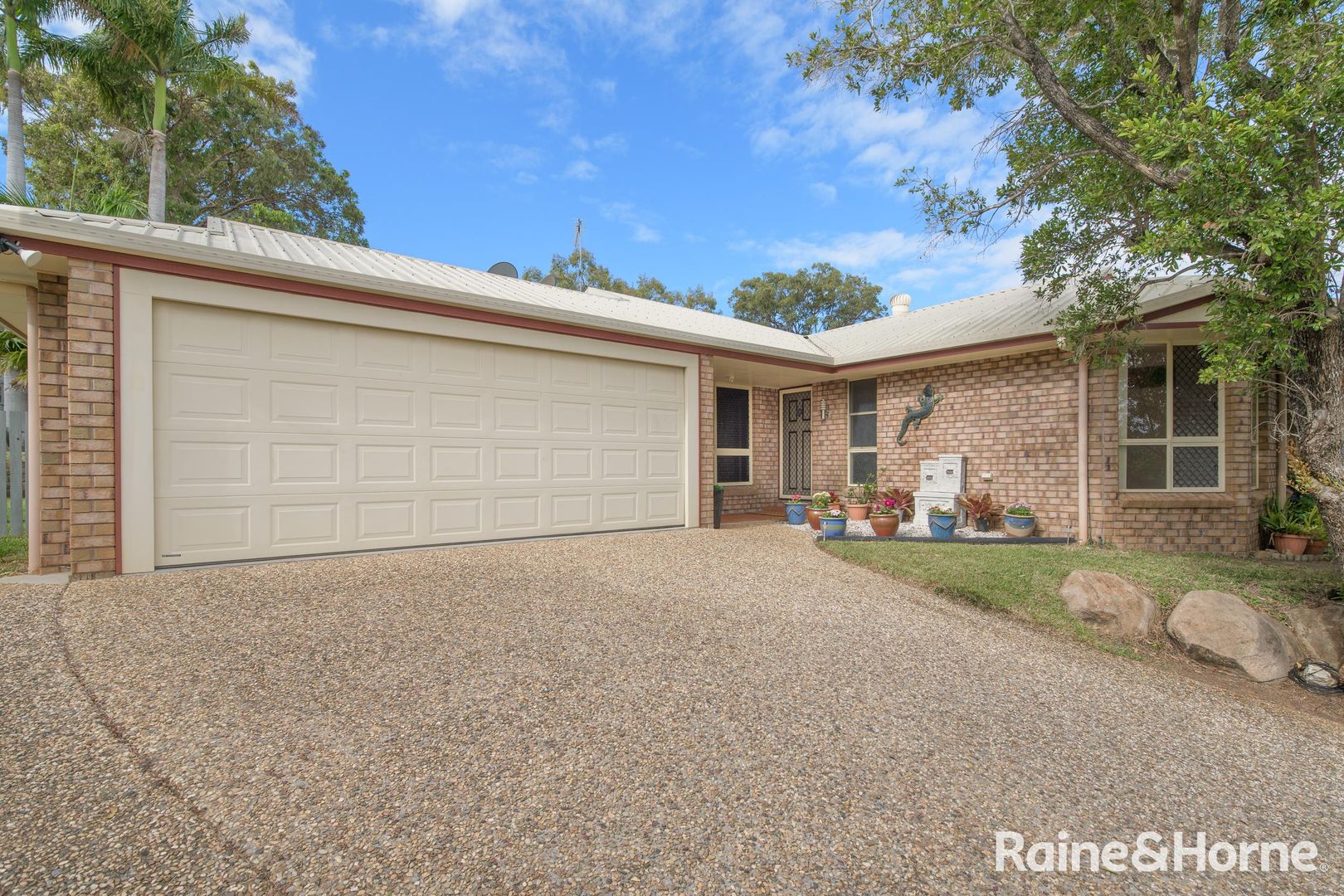 14 Lakeside Place, Clinton QLD 4680, Image 1