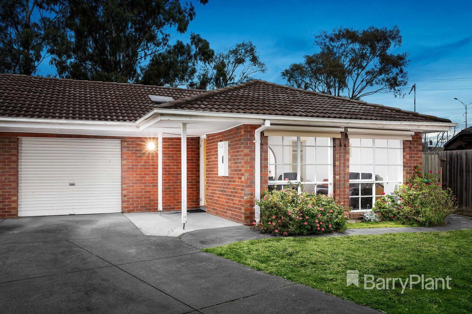 2/1 Sandown Close, Mill Park VIC 3082, Image 0