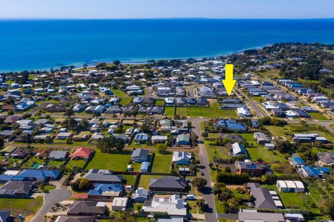 Picture of 26 Half Moon Crescent, INDENTED HEAD VIC 3223