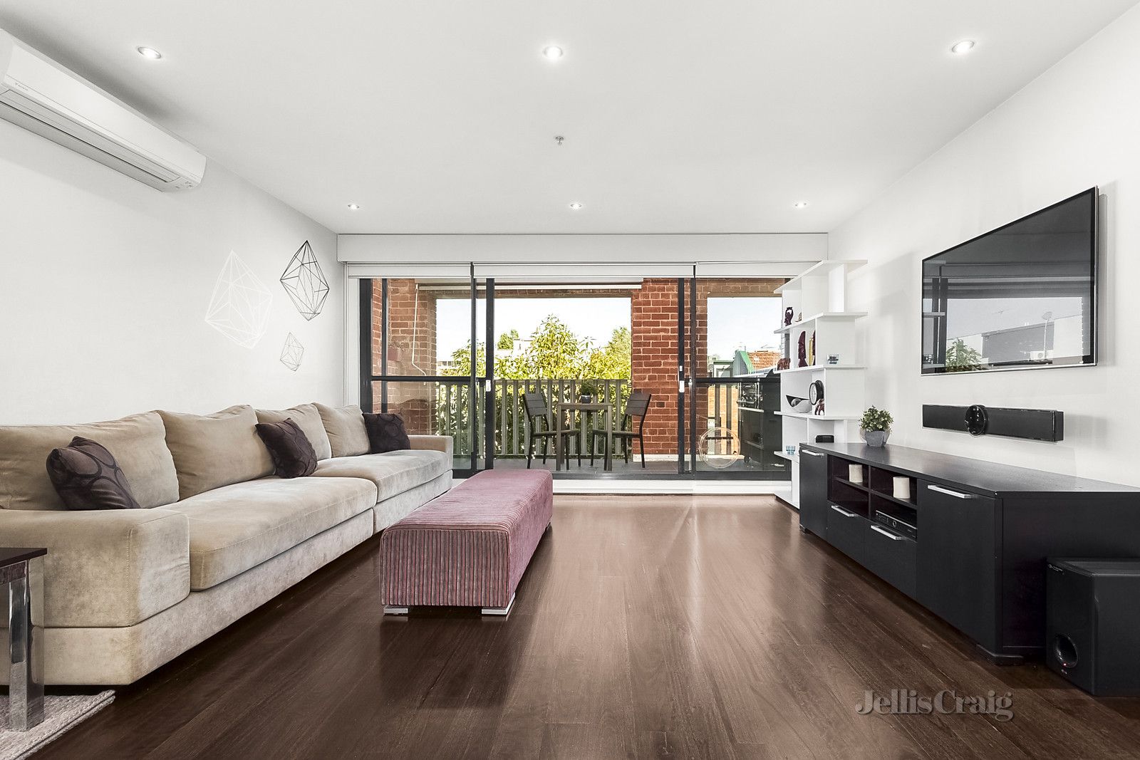 204/16-22 Cobden Street, North Melbourne VIC 3051, Image 2