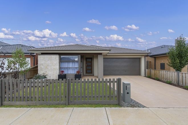 Picture of 40 Rosette Crescent, ROCKBANK VIC 3335