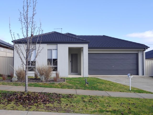 5 Mcgee Street Wodonga Vic 3690 House For Rent 380 Domain
