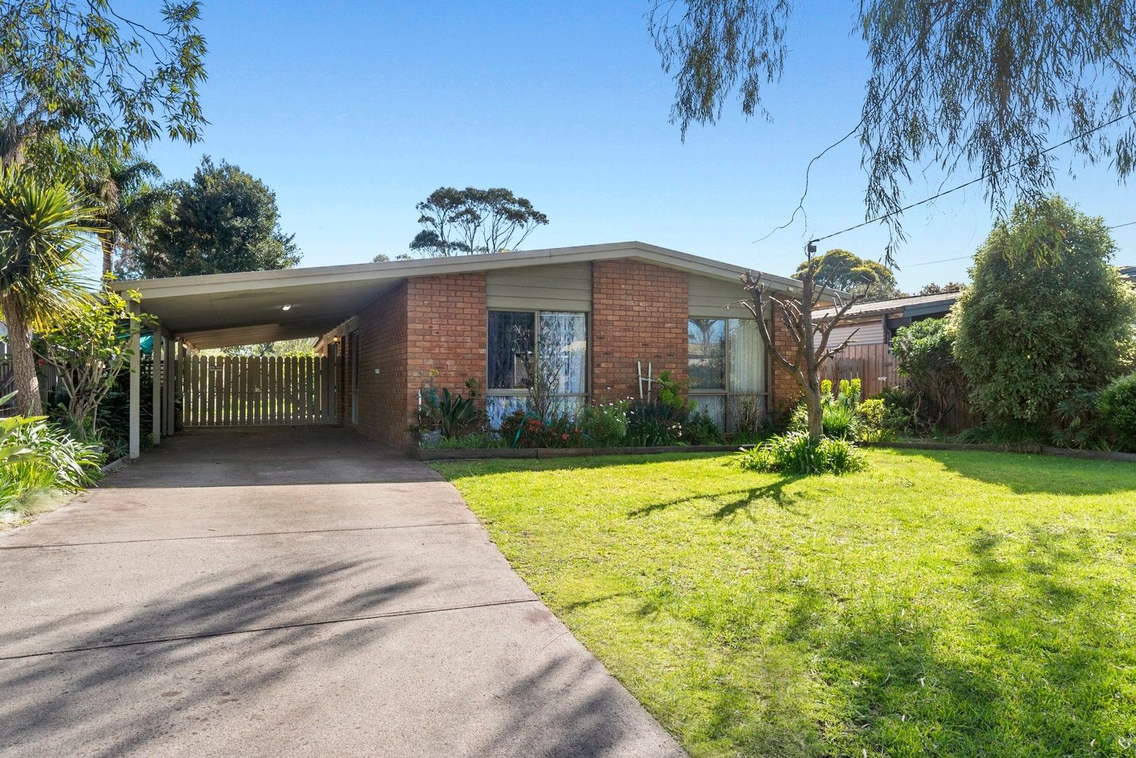 3 bedrooms House in 10 Tarwarri Avenue CAPEL SOUND VIC, 3940