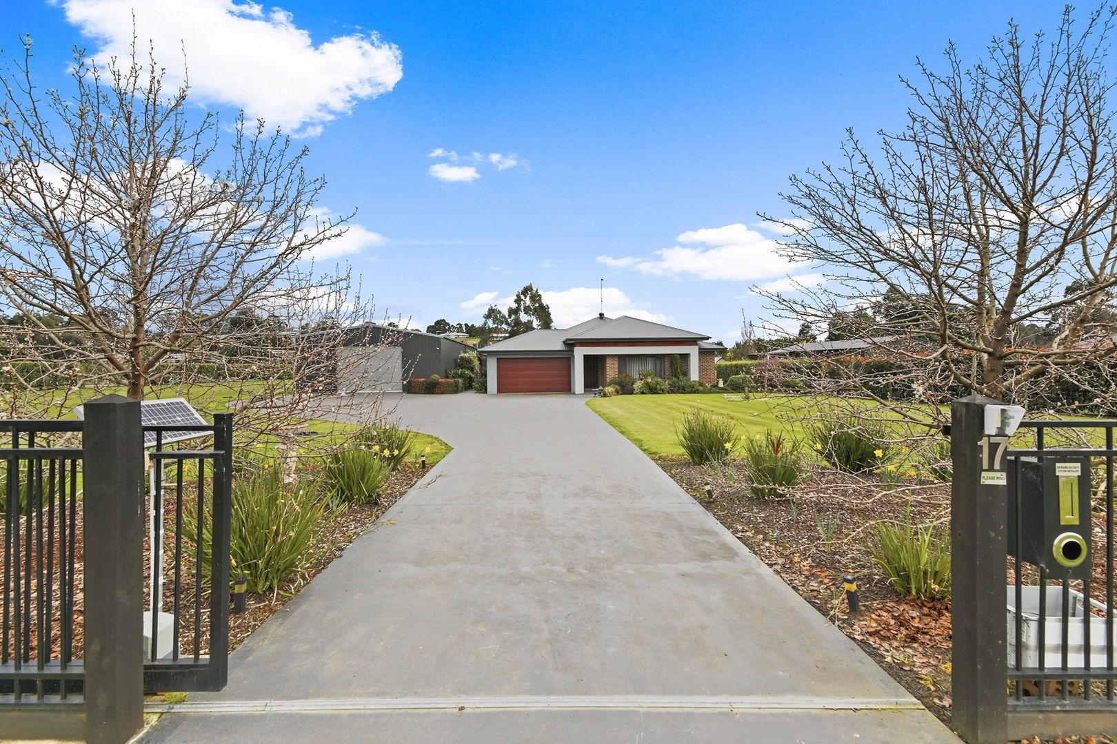 17 Ripplebrook Court, Drouin VIC 3818, Image 0