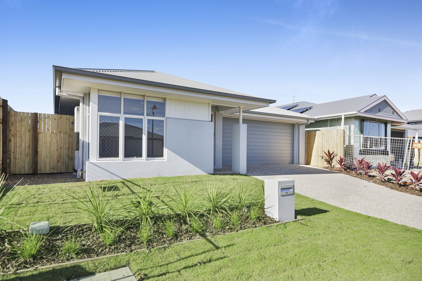 19 Hilltop Circuit, Pallara QLD 4110 House For Rent 651 Domain