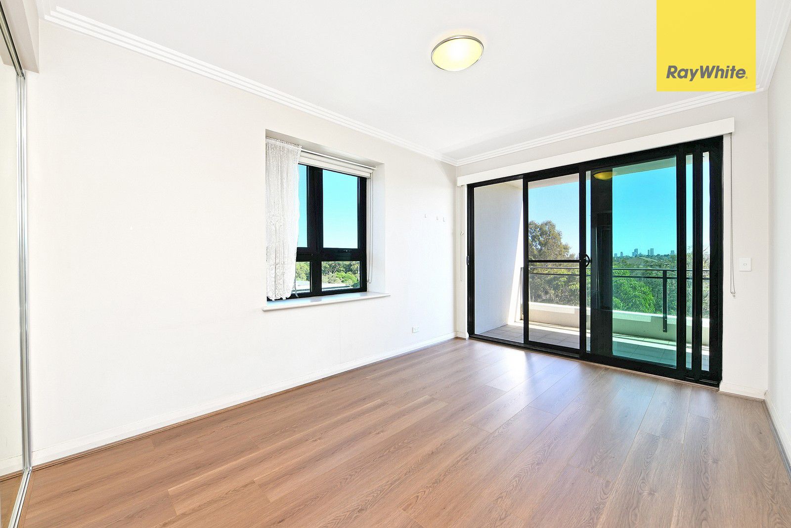 15/11 Bay Dr, Meadowbank NSW 2114, Image 2