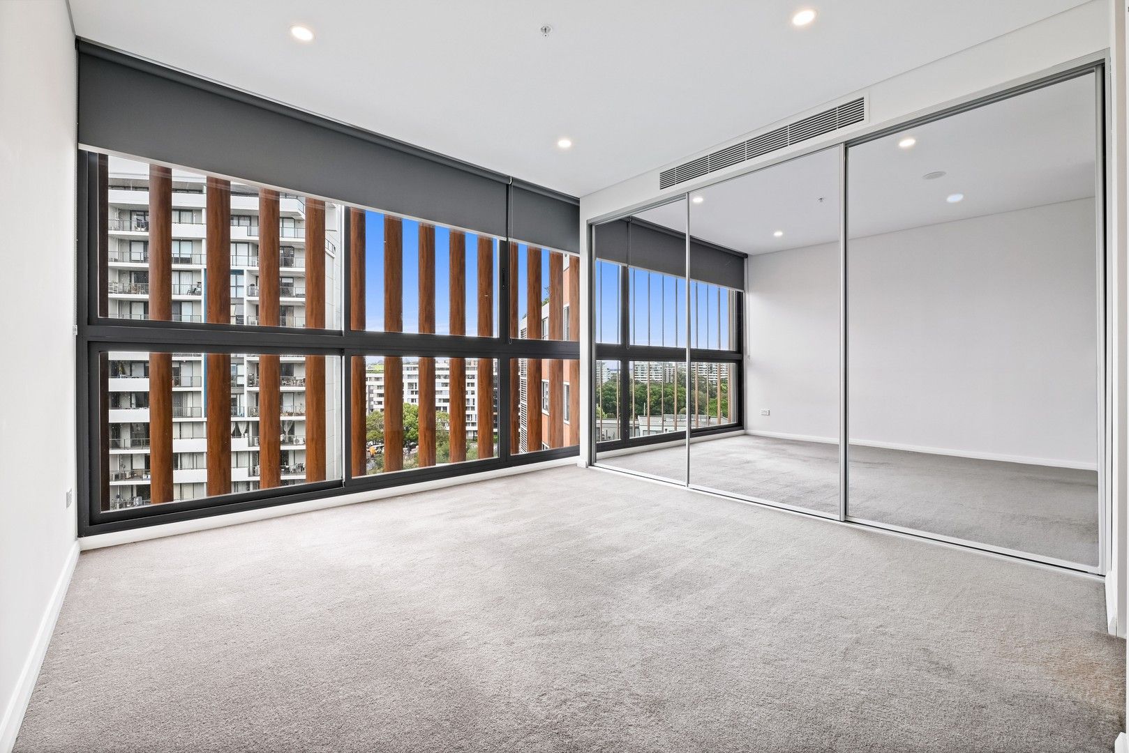2 bedrooms Apartment / Unit / Flat in 508/4 Magdalene Terrace WOLLI CREEK NSW, 2205