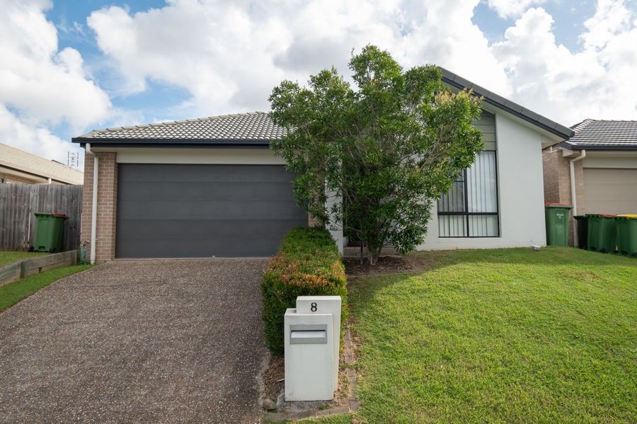 4 bedrooms House in 8 Learning Street COOMERA QLD, 4209