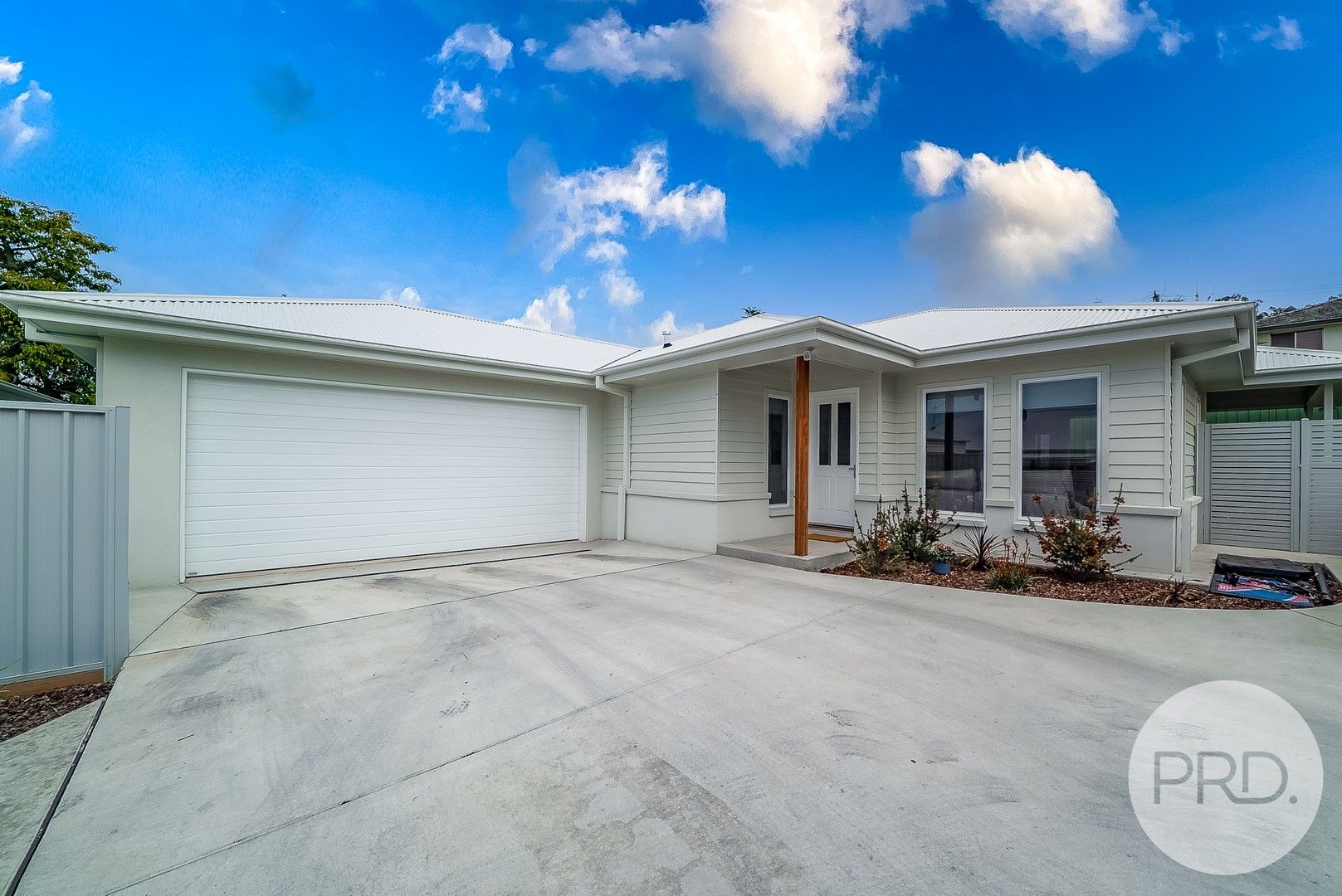 3 bedrooms Apartment / Unit / Flat in 2/106 Meadow Street KOORINGAL NSW, 2650