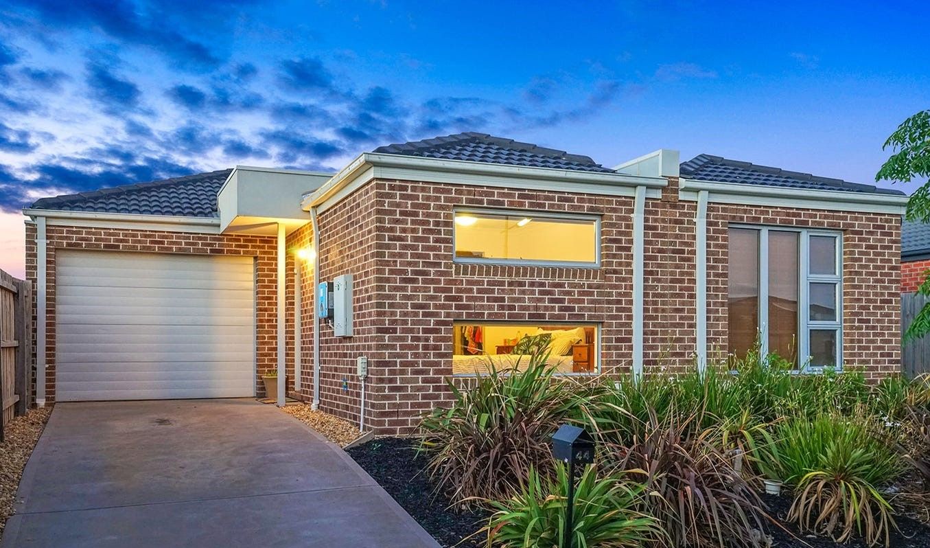 3 bedrooms House in 44 Chantelle Parade TARNEIT VIC, 3029