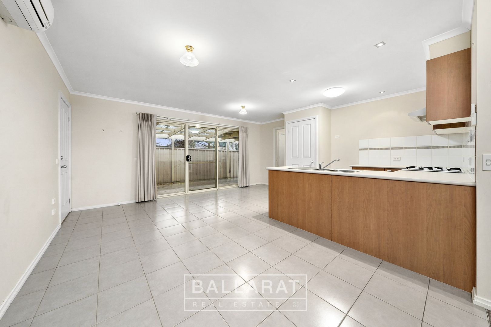 2/41 Yarrowee Street, Sebastopol VIC 3356, Image 2