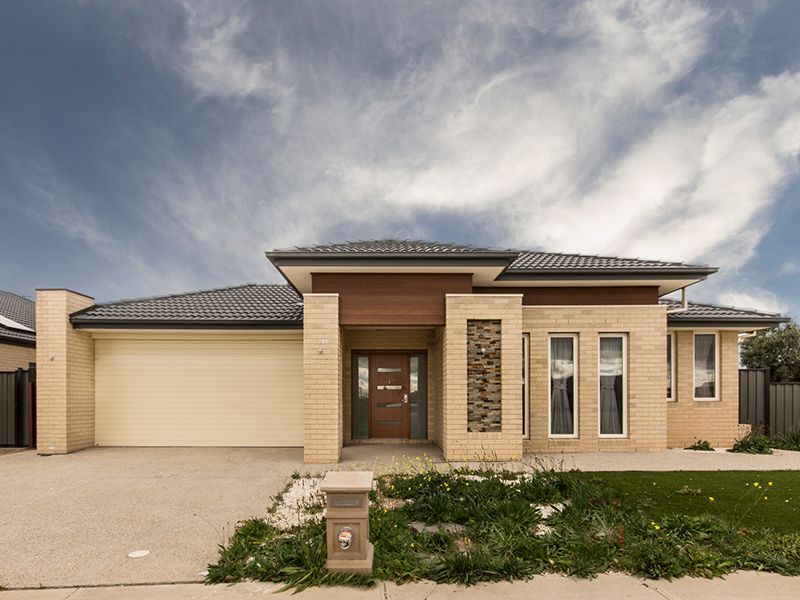 4 bedrooms House in 201 Dunnings Road POINT COOK VIC, 3030