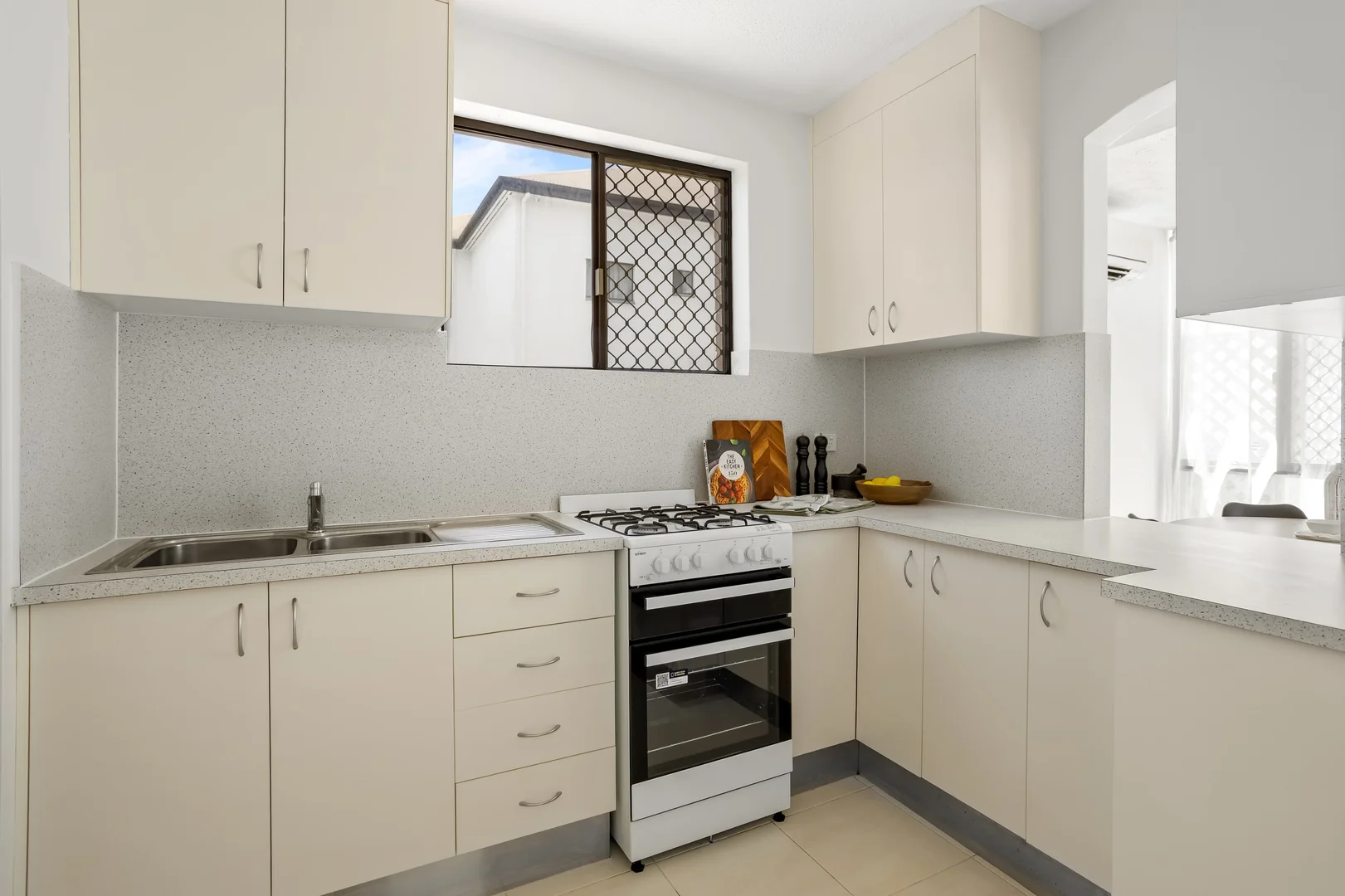 Additional image 6 of 2/88 Eagle Terrace, Sandgate QLD 4017