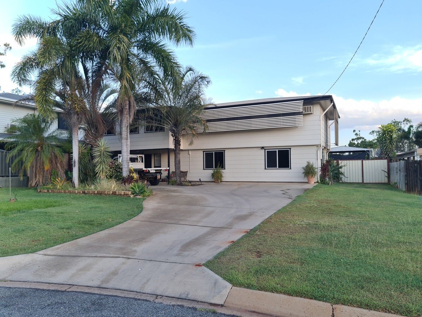 7 bedrooms House in 28 Mackay Street MORANBAH QLD, 4744