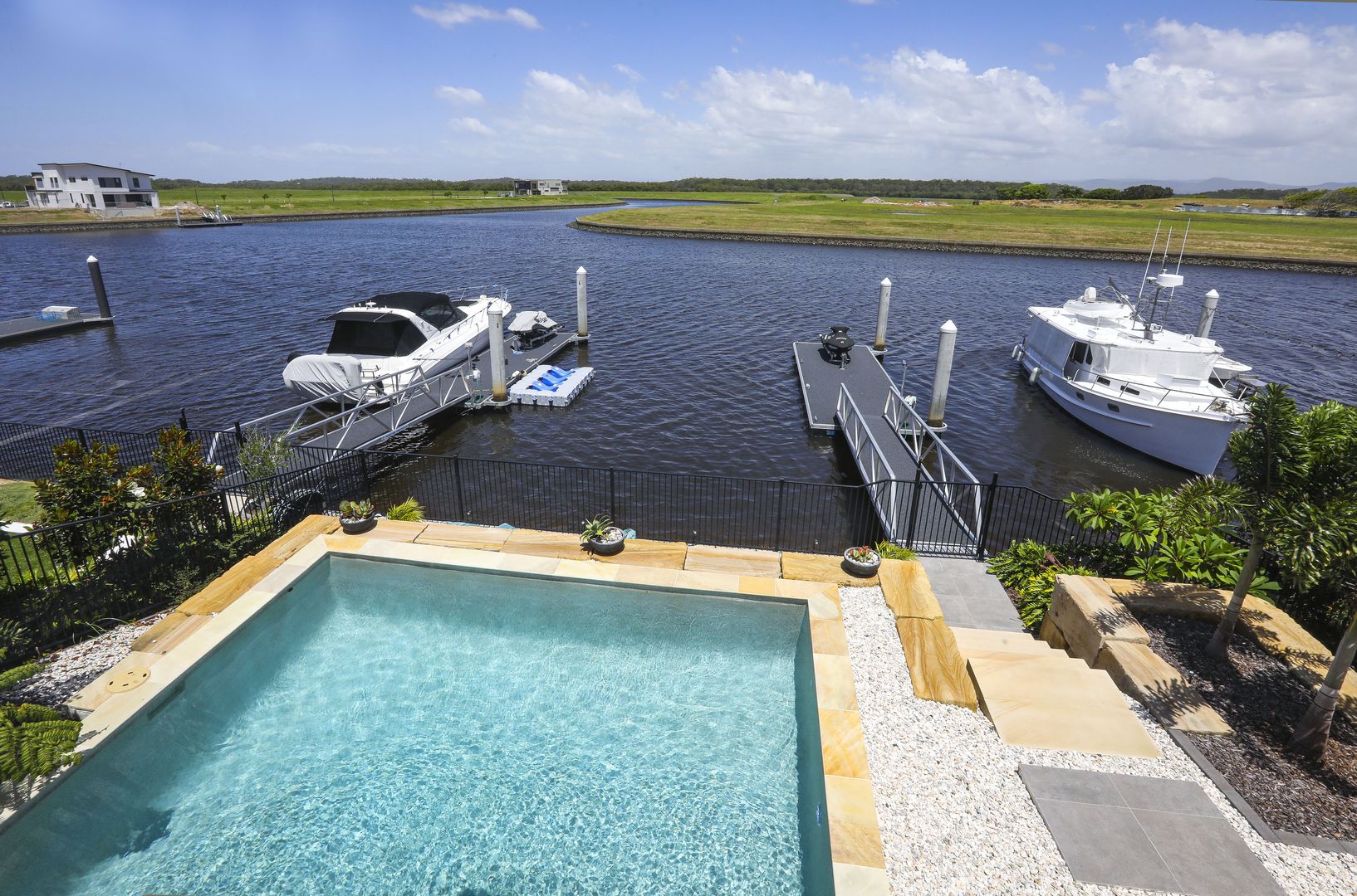 17 Paradise Pde, Jacobs Well QLD 4208 Domain