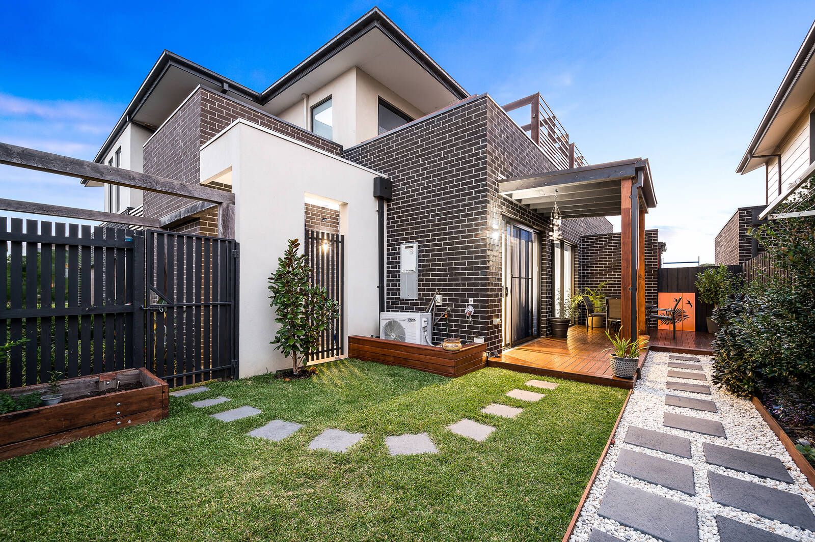 2/25 Abercrombie Avenue, Keysborough VIC 3173, Image 0