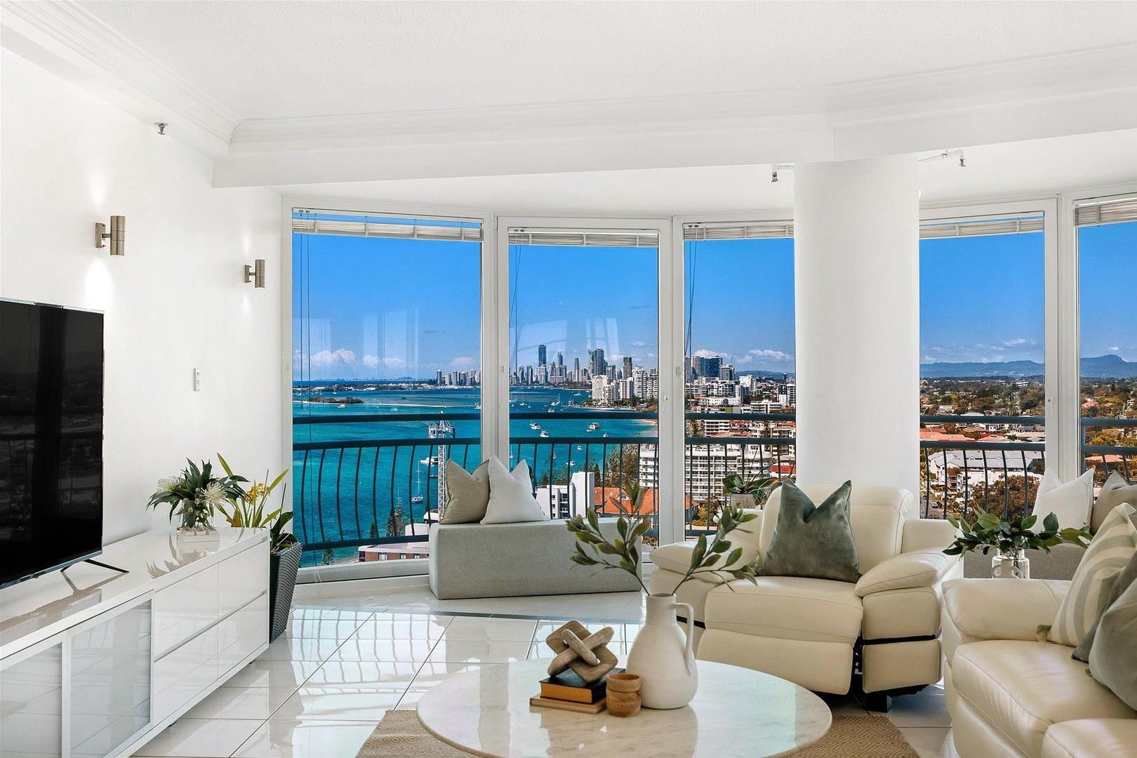 2 bedrooms Apartment / Unit / Flat in 18D/5 Bayview Street RUNAWAY BAY QLD, 4216