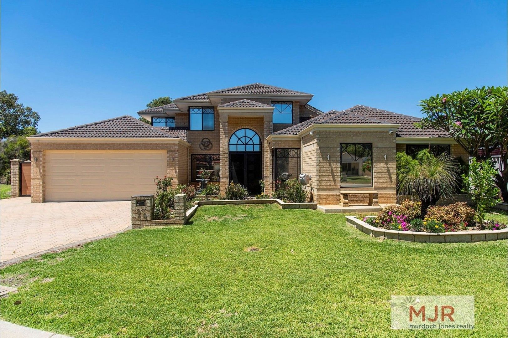 5 bedrooms House in 29 Burtonia Place CANNING VALE WA, 6155