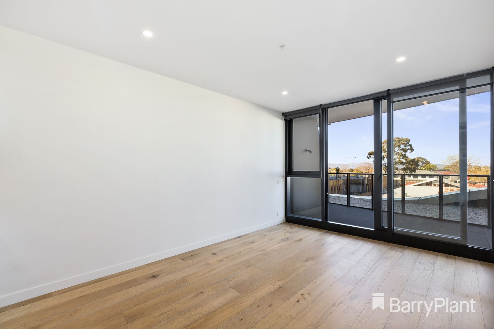 207/52-54 O'Sullivan Road, Glen Waverley VIC 3150, Image 2