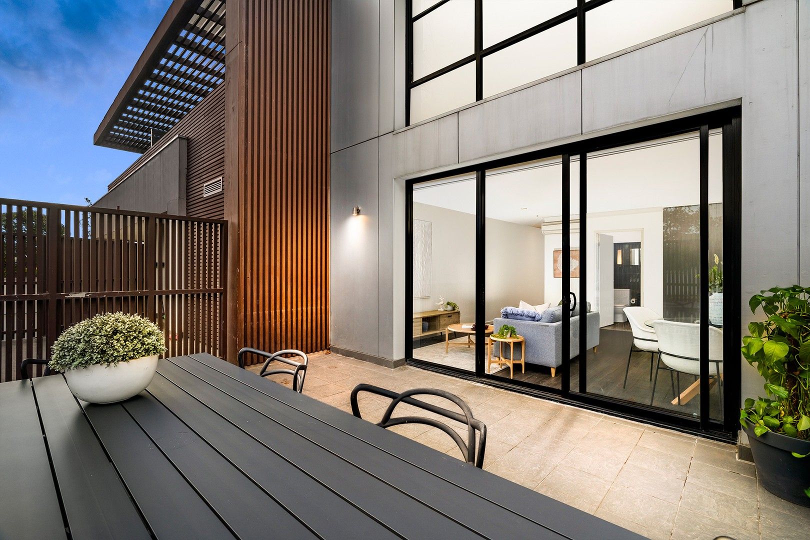 2 bedrooms Apartment / Unit / Flat in 3/765 Malvern Road TOORAK VIC, 3142