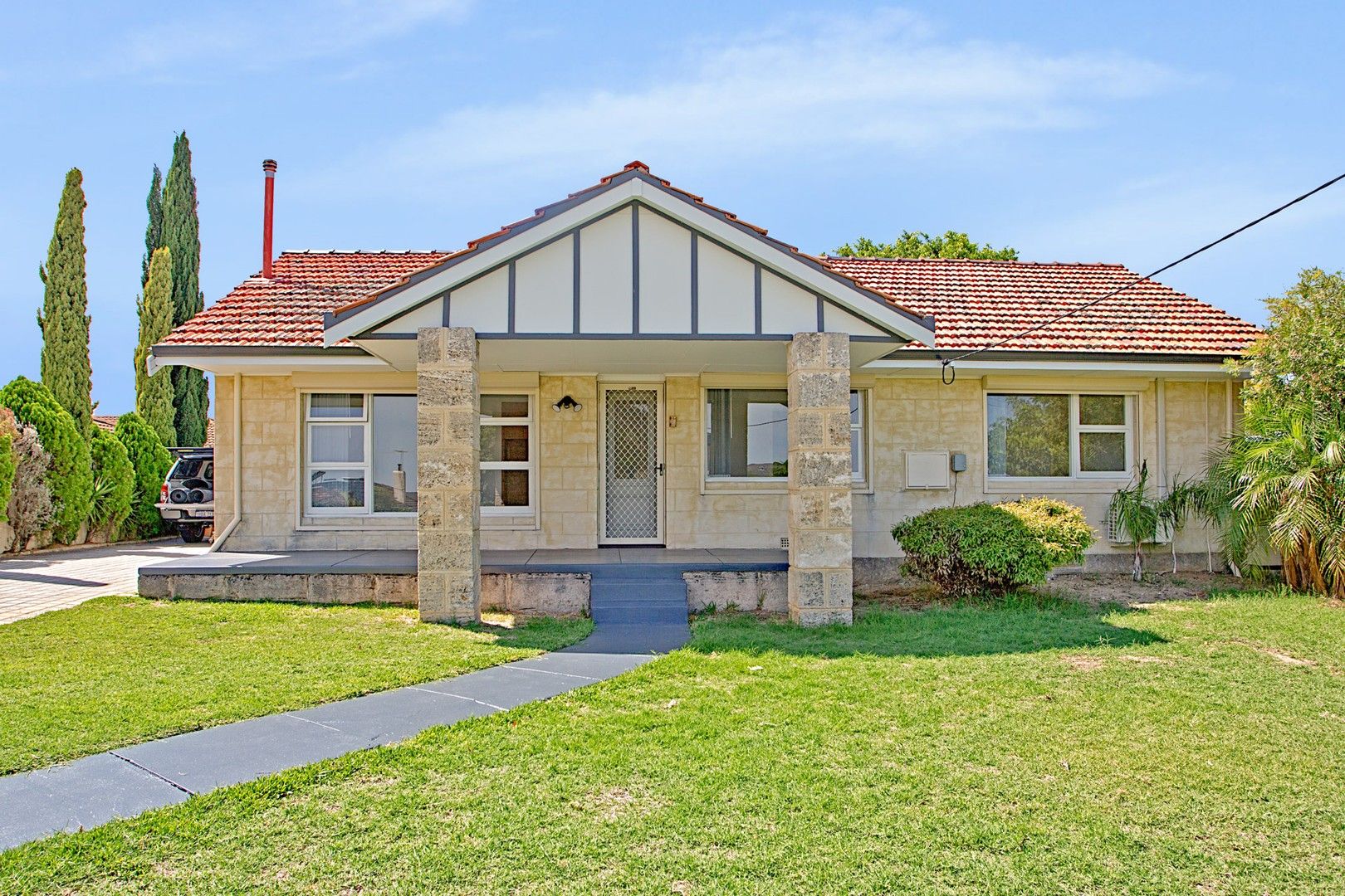 3 bedrooms House in 192 Lockhart Street COMO WA, 6152