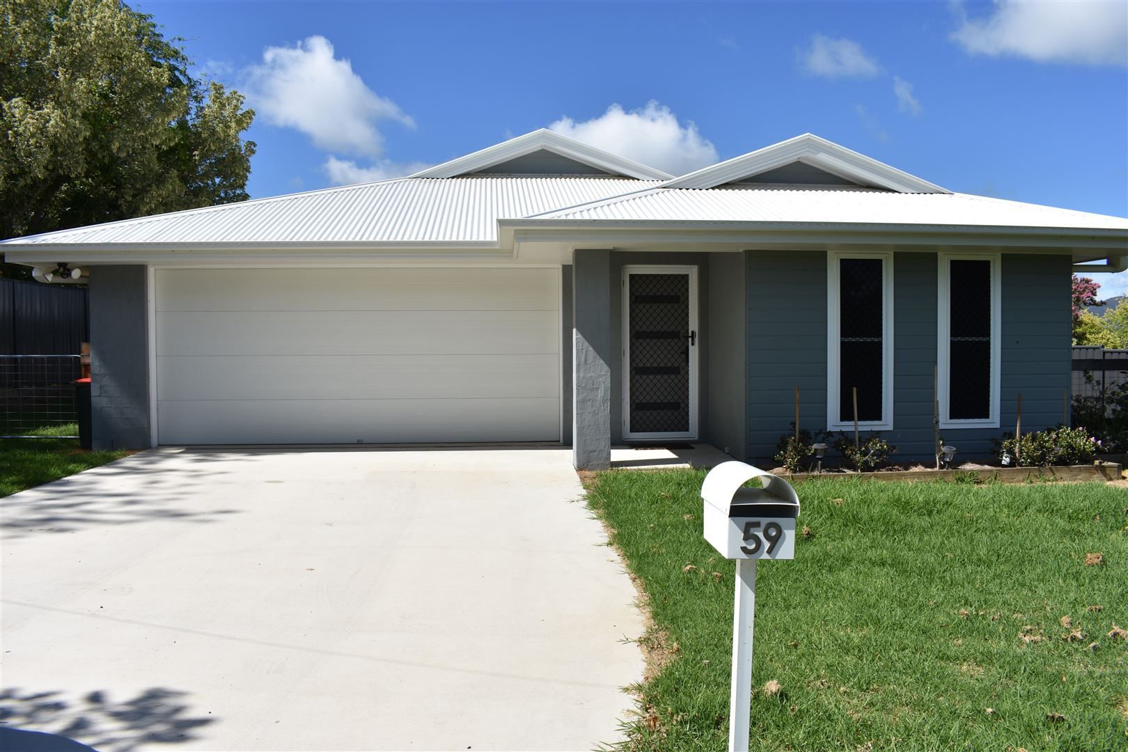 4 bedrooms House in 59 Derby Street TENTERFIELD NSW, 2372