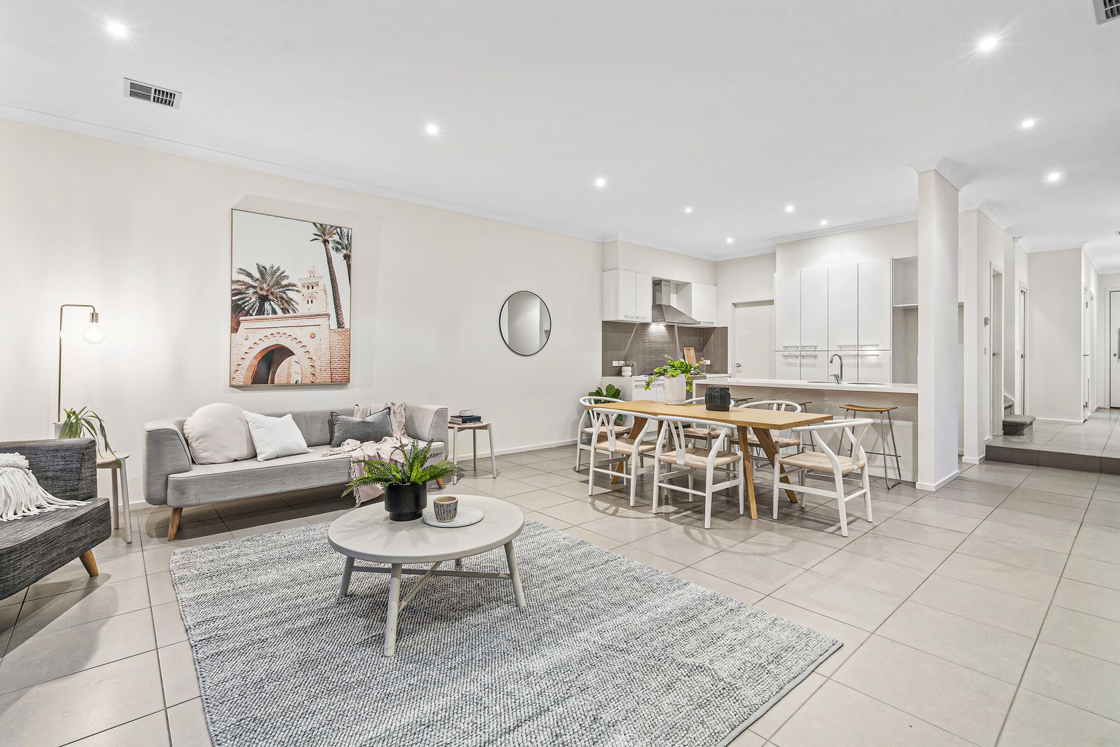 2/11 Batesford Road, Chadstone VIC 3148, Image 2