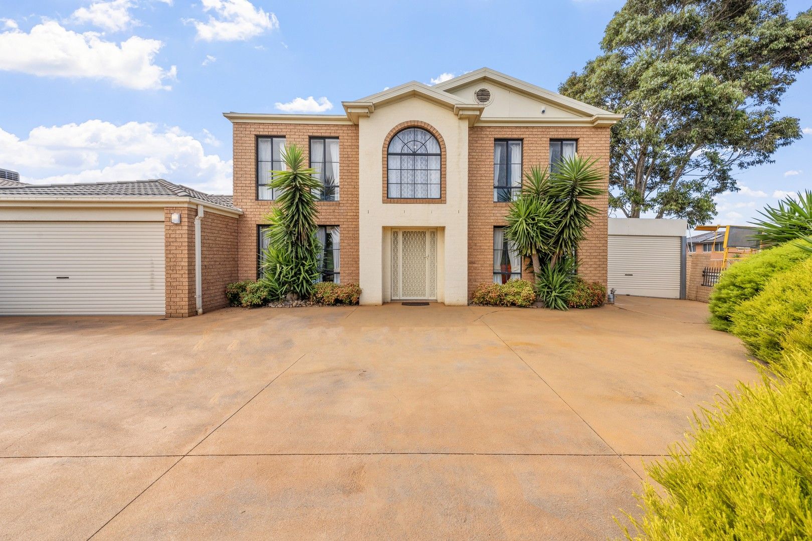 2 Collins Street, Taylors Hill VIC 3037, Image 0