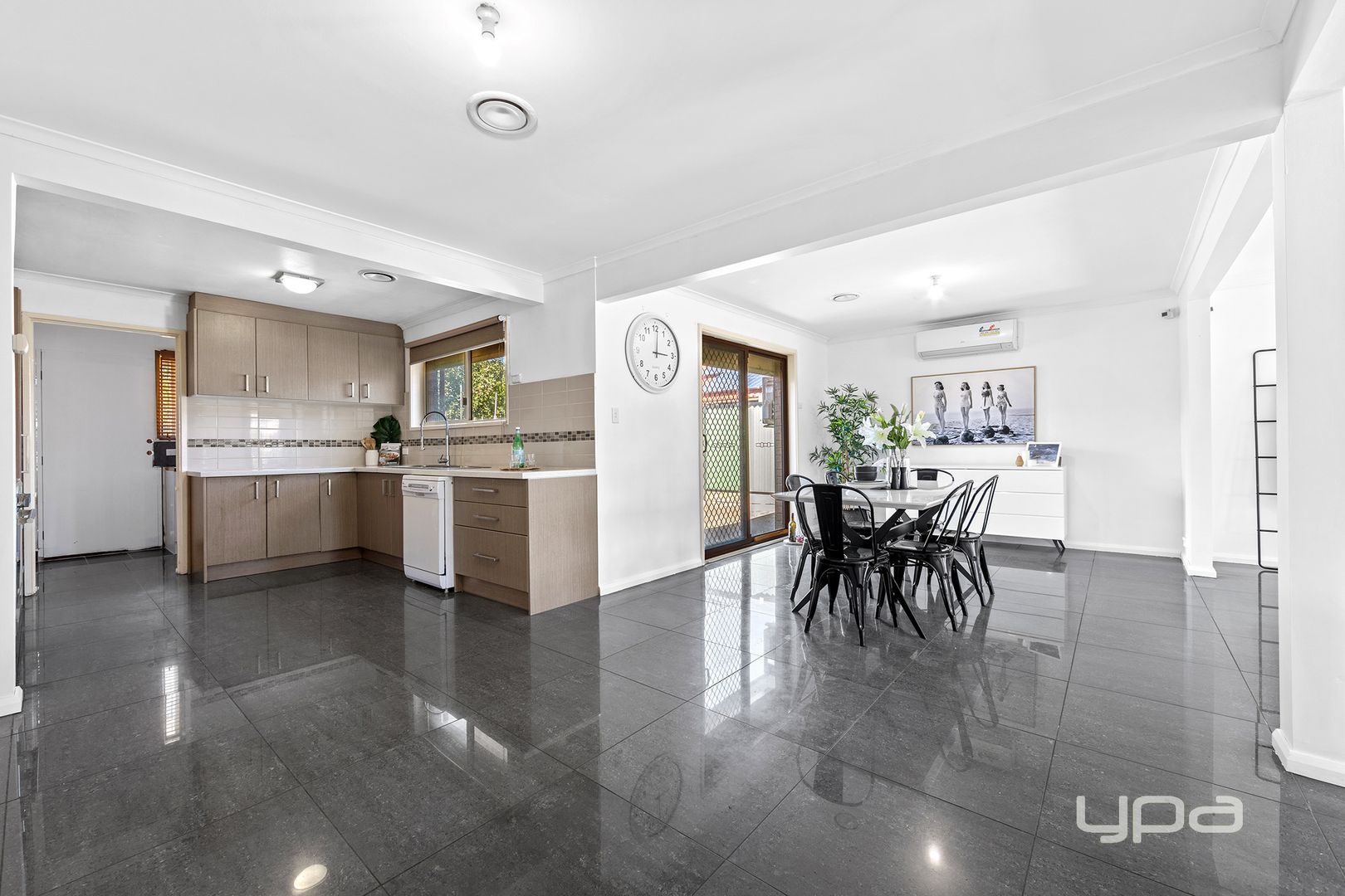 14 Gryphon Walk, Kings Park VIC 3021, Image 2