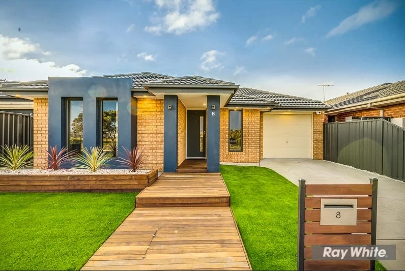 8 James Cook Drive, Truganina VIC 3029