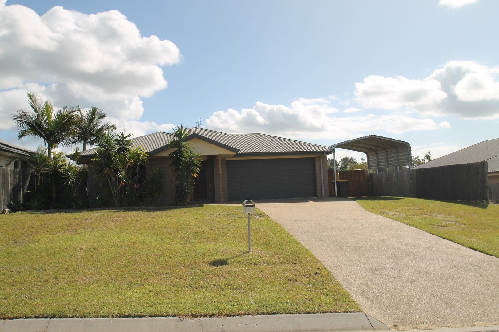 4 bedrooms House in 16 Woodland CRT KIRKWOOD QLD, 4680