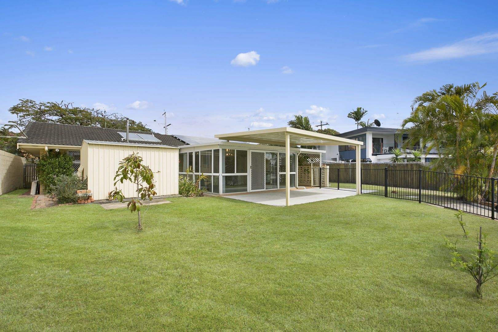 59 Hollywell Road, Biggera Waters QLD 4216, Image 2