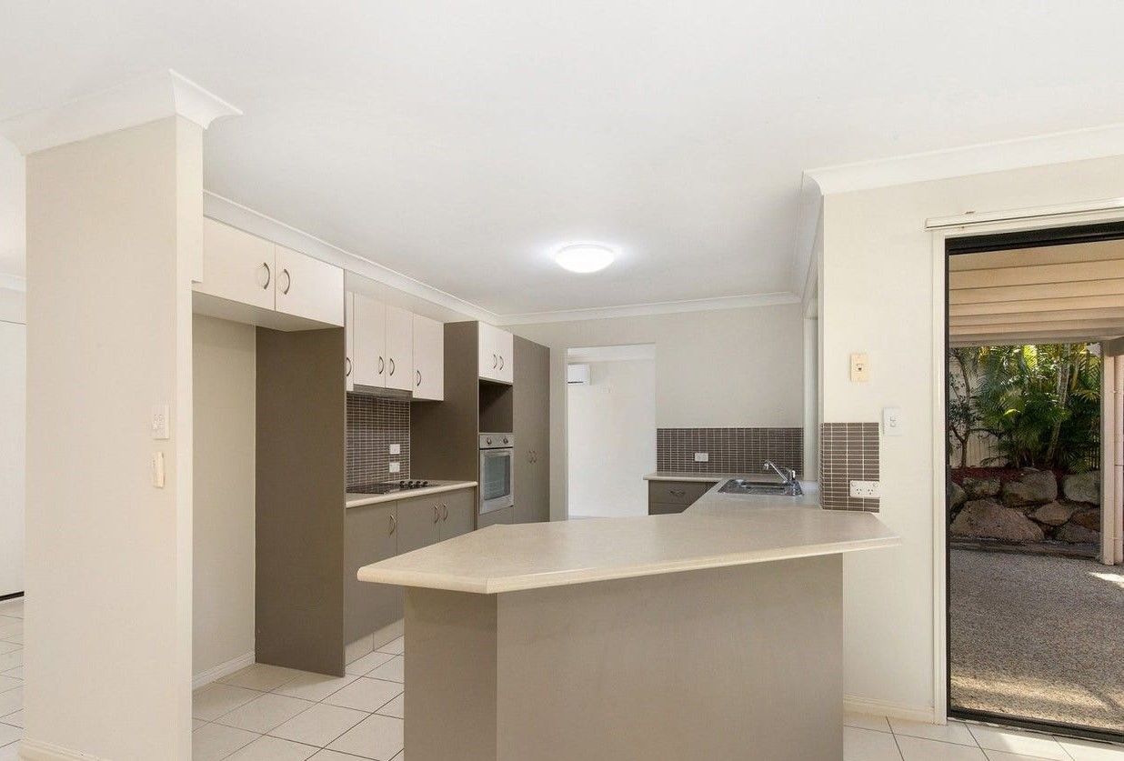 37 Golden Bear Drive, Arundel QLD 4214, Image 1