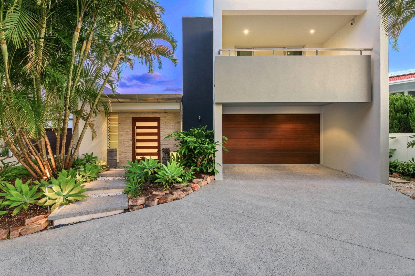 4 bedrooms House in 1/17 Marseille Court SORRENTO QLD, 4217