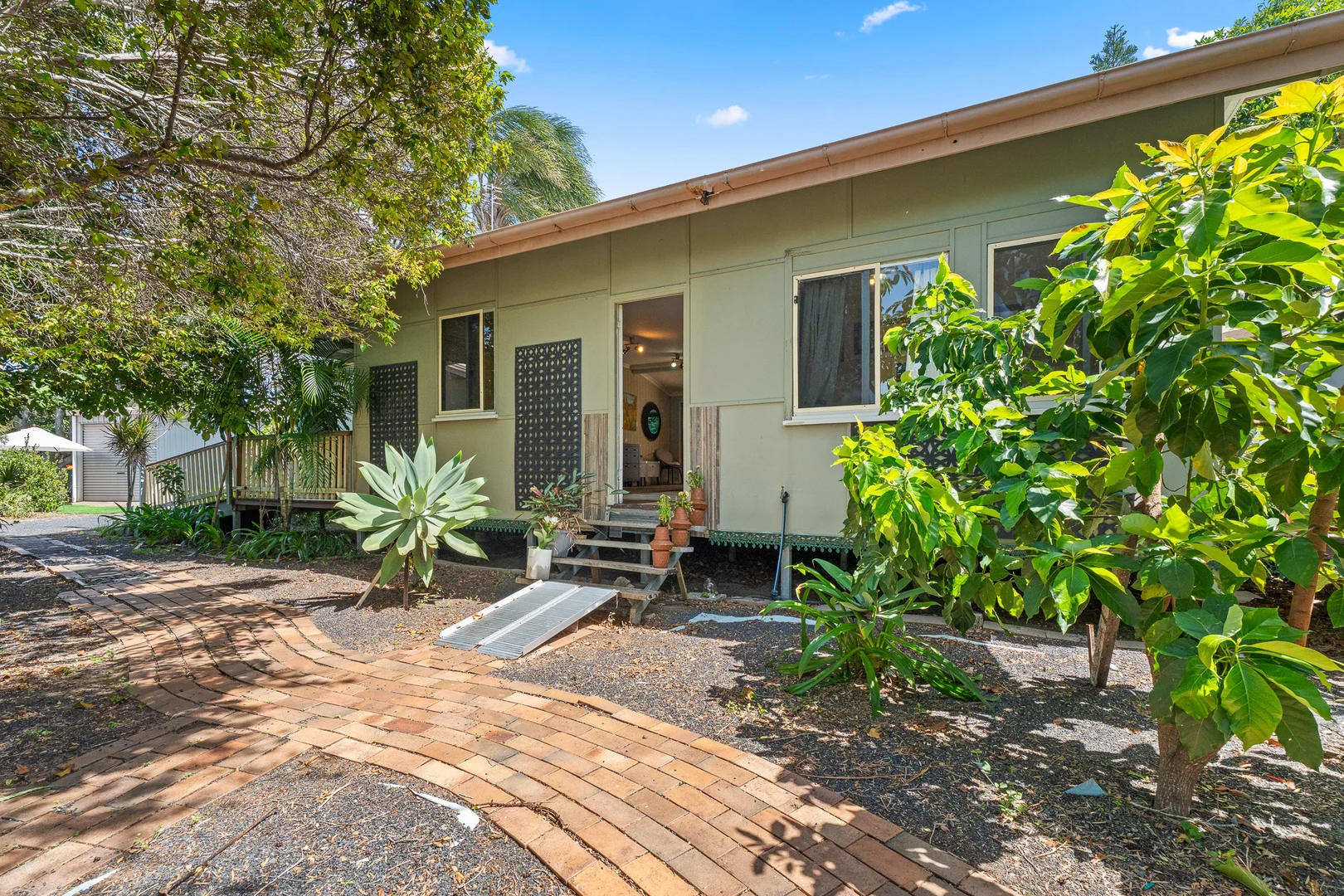 Additional image 2 of 14 King Street, Urangan QLD 4655