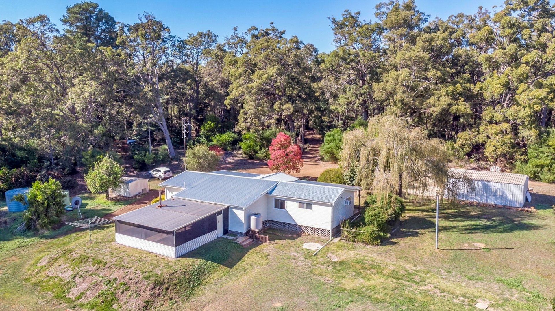 10 Warren Road, Dwellingup WA 6213, Image 2